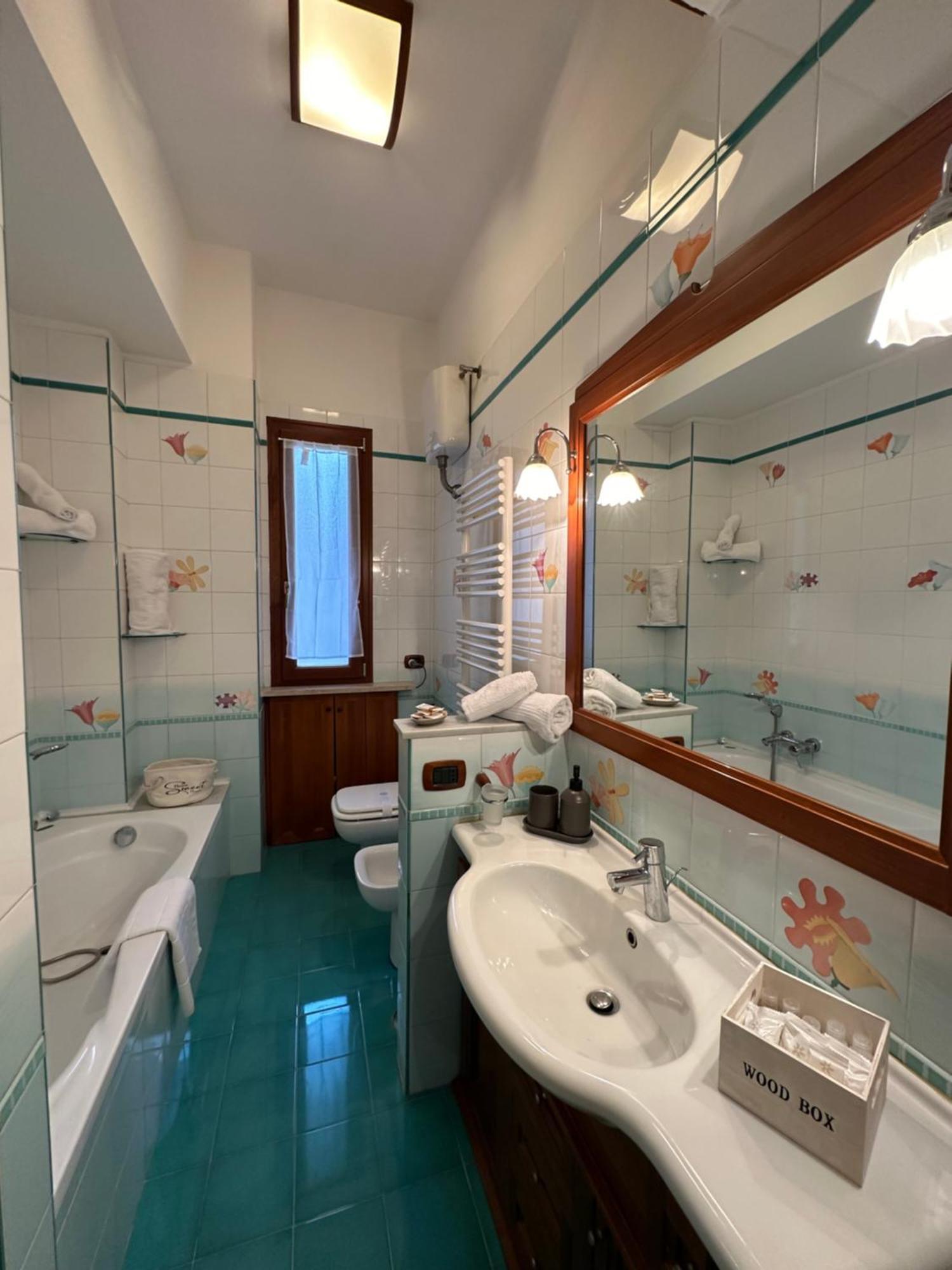 Apartamento Revis 84 Nápoles Exterior foto